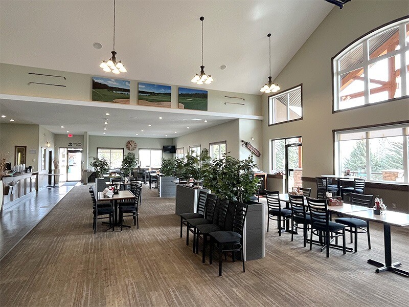 Divots Restaurant - Innisfail Golf Club - Alberta